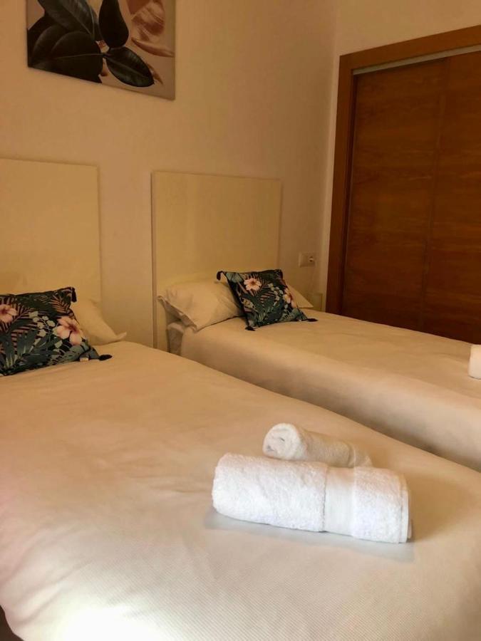 Villa Life . Precioso Bajo Frente Piscina Sucina Exterior photo